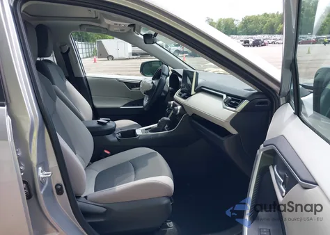 2024 Toyota Rav4 Xle z USA, uszkodzony, nr VIN 2T3P1RFV0RC478979